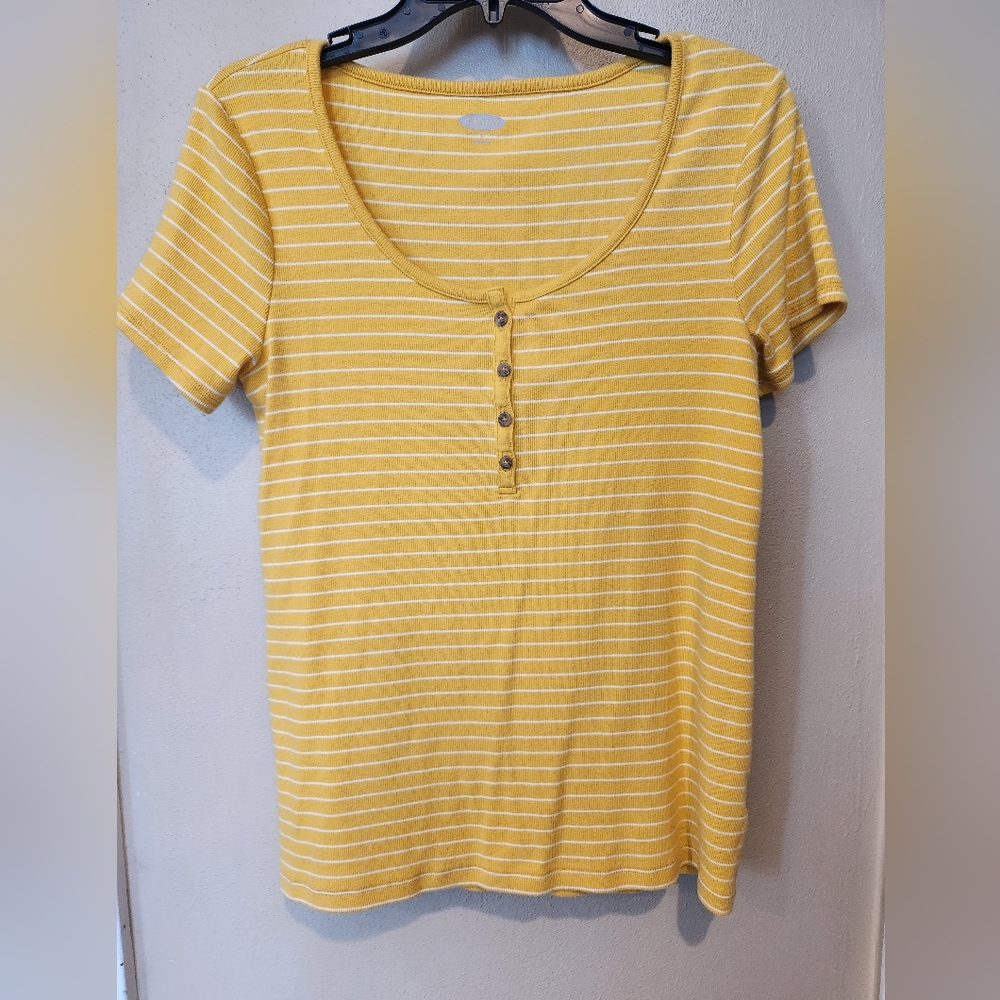 EUC SIZE L OLD NAVY STRIPE HALF BUTTON SHORT SLEEVE